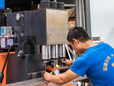 Ang Cnc Faucet Making Machine ba ay kumplikado sa pagpapatakbo?